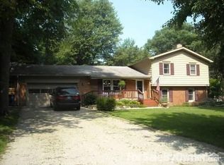 10570 Greentree Dr, Carmel, IN 46032