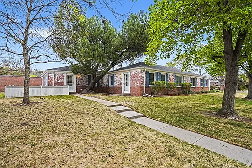 1220 Leyden St Photo 1