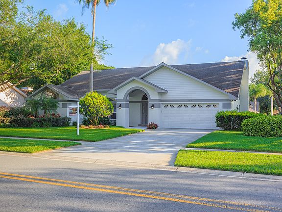 3rd image of 3818 Cliffdale Dr