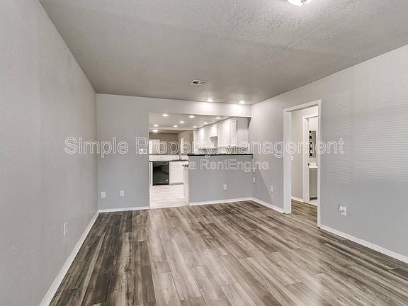 4th image of 1824 Elm Dr