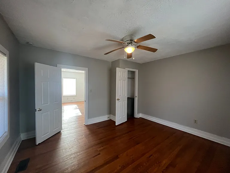 224 Howard St — Photo 6