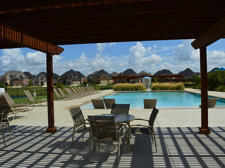 127 Iris Dr — Photo 38