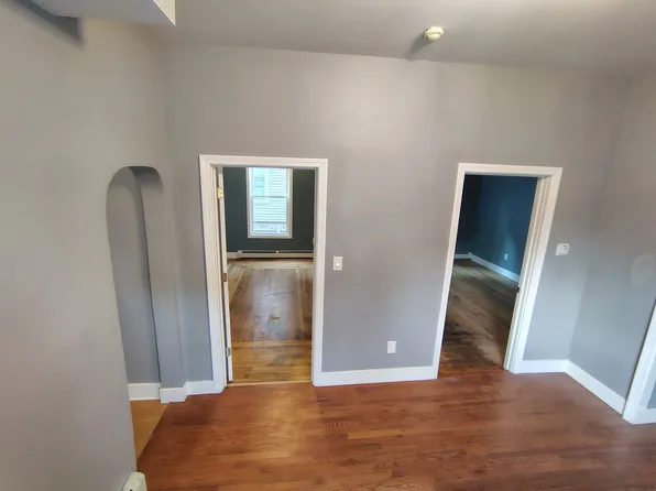 60 Harrison St #1R, Pawtucket, RI 02860