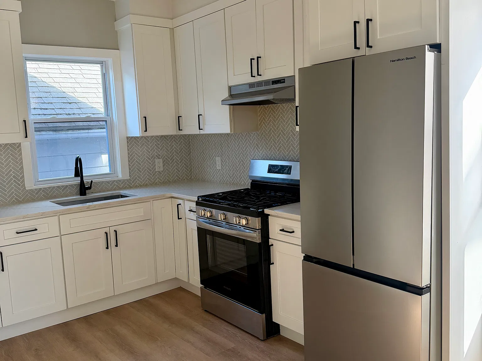 2 bed, 800 sqft, $1,700 — Photo 3