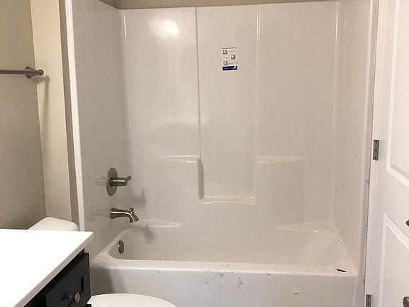 3rd image of 1404 Village Circle Dr
