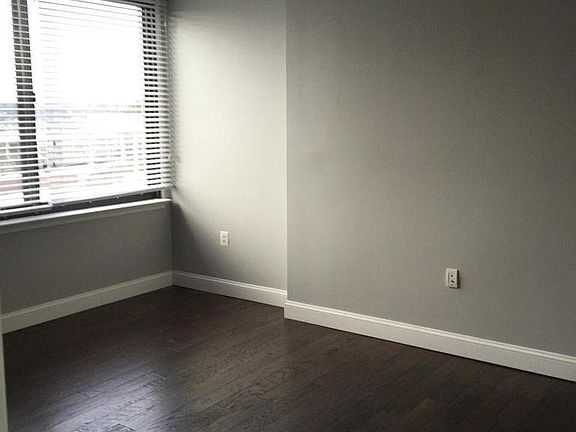 3rd image of 2451 Midtown Ave #821