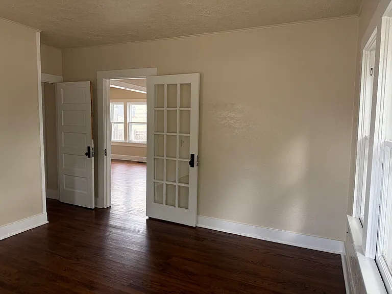 418 N Crawford Ave — Photo 23