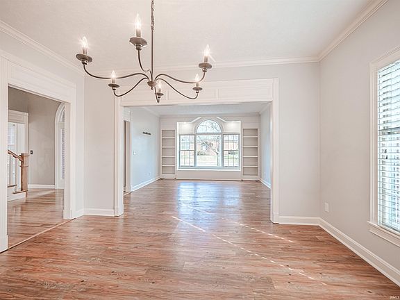 5th image of 7555 Youngs Ct