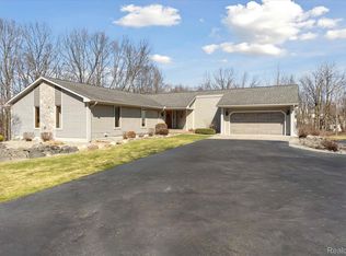 5074 Clarkston Rd, Clarkston, MI 48348
