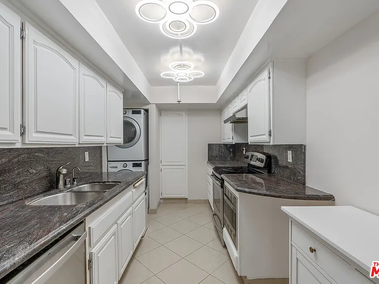 10660 Wilshire Blvd #703 — Photo 19