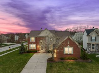 8298 Hummingbird Dr, Ypsilanti, MI