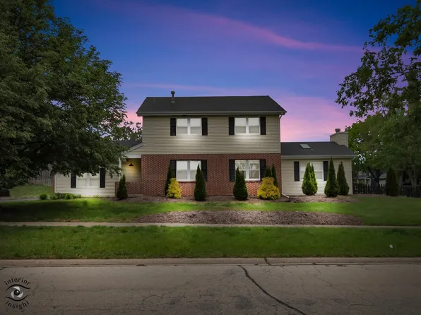 8348 Adbeth Ave, Woodridge, IL 60517