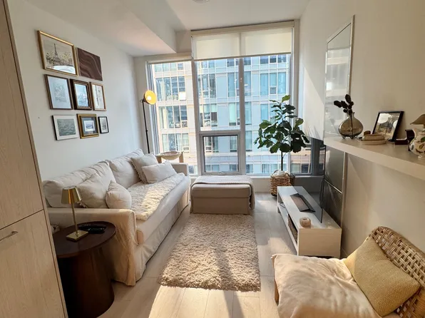 15 Mercer St, Toronto, ON
