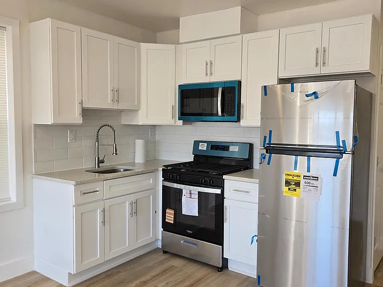 5211 Ridge Ave #3 — Photo 2