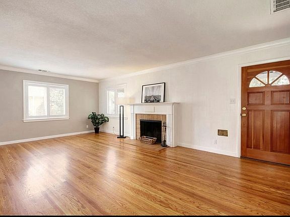 5th image of 876 Vallejo Way