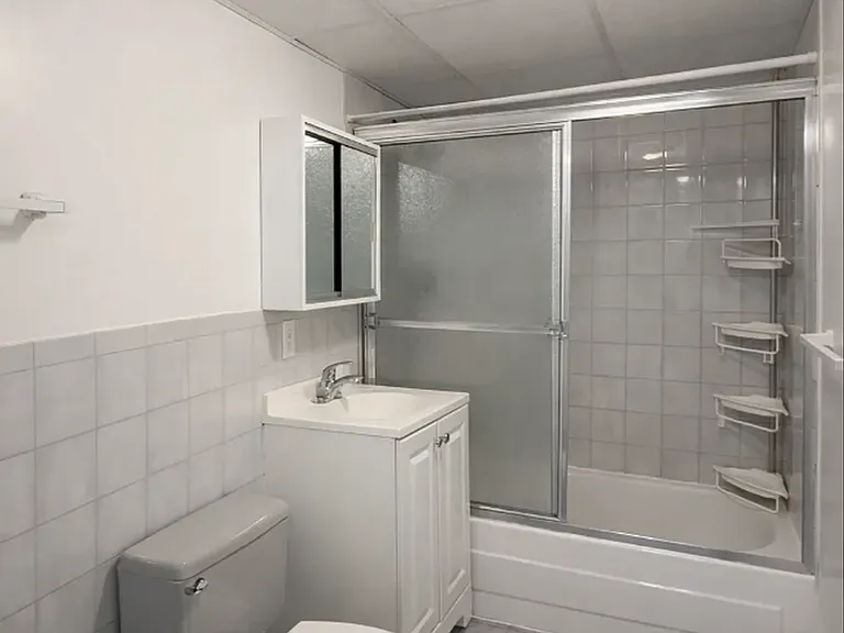 56-07 Clover Pl #2R — Photo 7