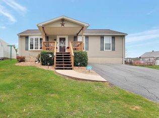 113 Fairview Dr, Hancock, MD 21750