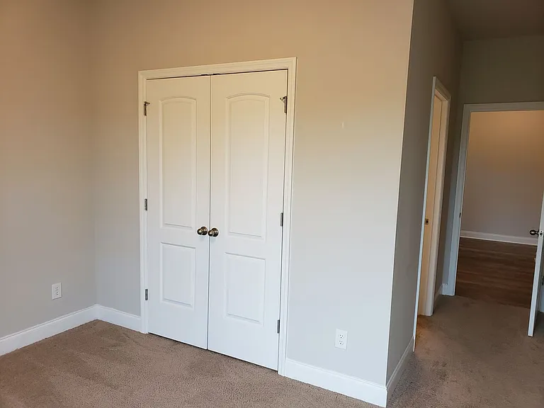 300 Addison Ct — Photo 17