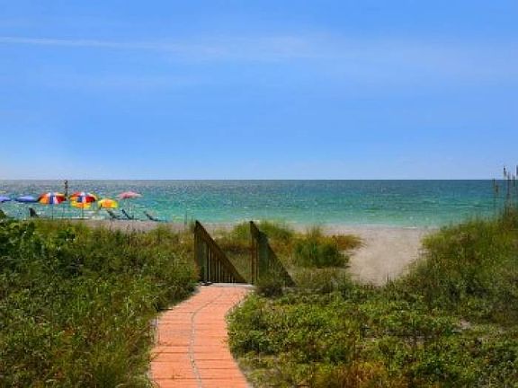 Path to Beach