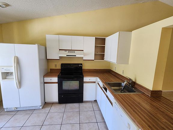 5th image of 13085 Belhaven Court #3
