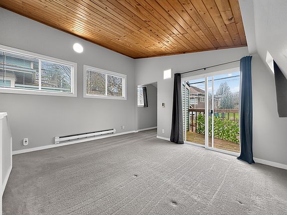 2nd image of 5521 Brooklyn Ave NE #B