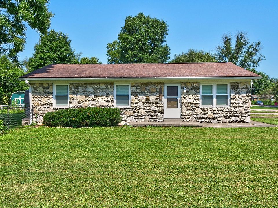 1st image of 307 Peachtree Ln