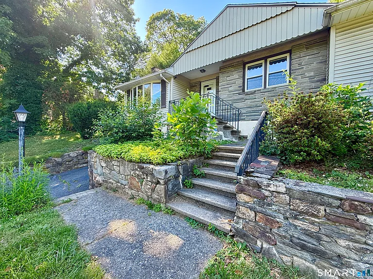 2326 Old Town Rd — Photo 33