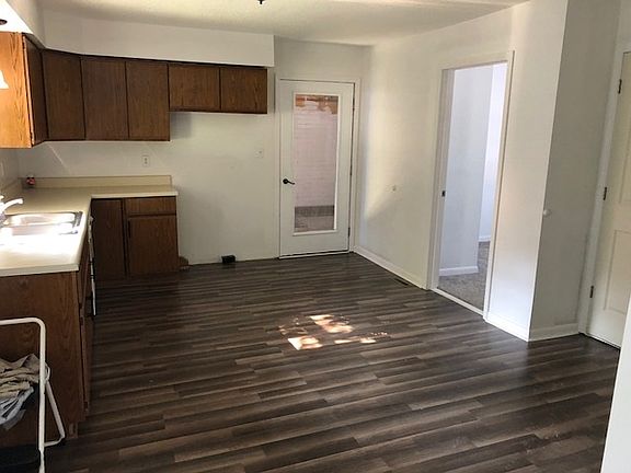 2nd image of 604 W Park St
