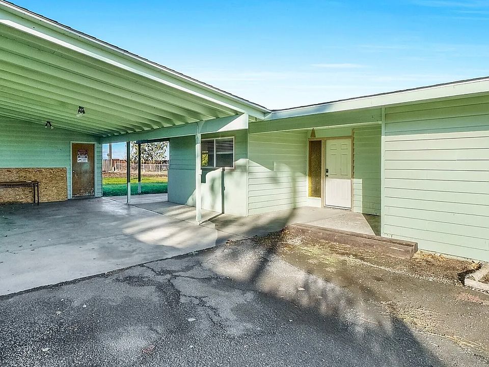1st image of 141 Carswell Dr