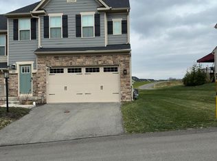 4000 Kapalua Ln, Jeannette, PA