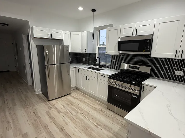 7337 S Green St #2 — Photo 7