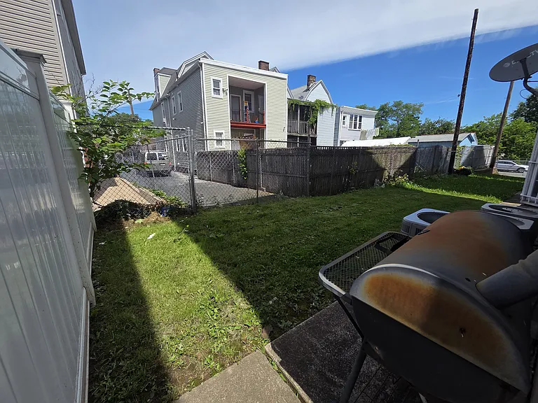 124 2nd St #1 — Photo 7