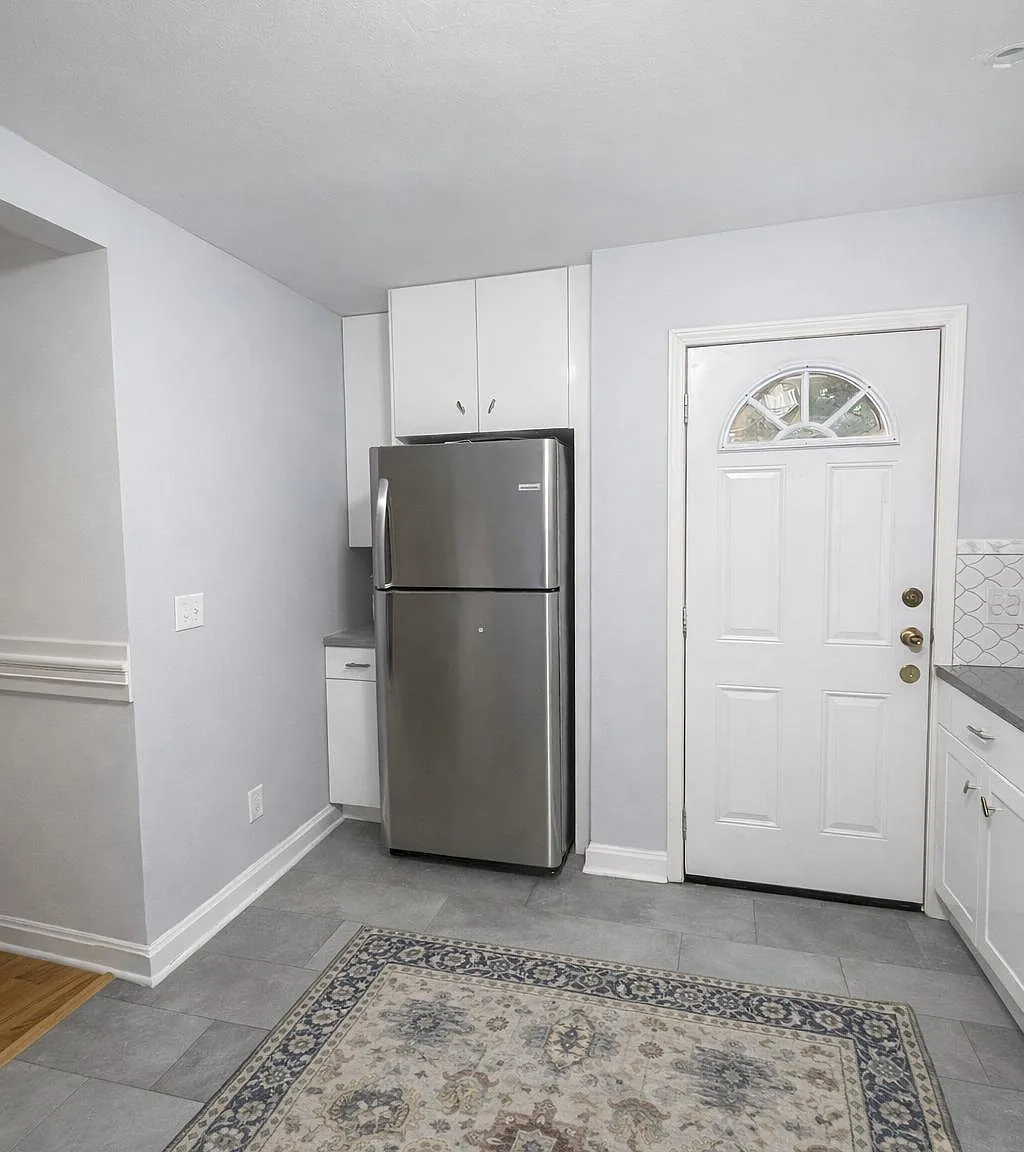 3 bed, 1.0 bath, 1250 sqft, $940 — Photo 4