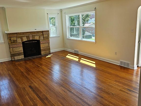 5th image of 421 Culbertson Ave