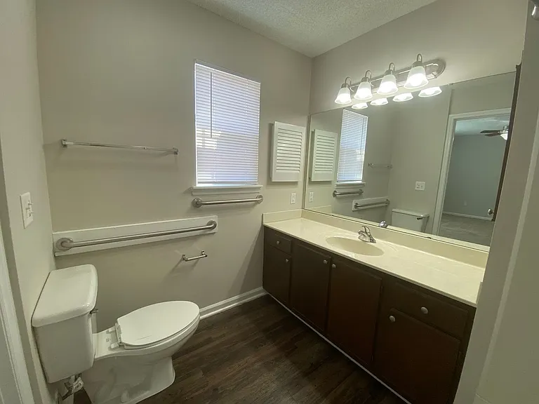 Meridian Park Apartments — Photo 144
