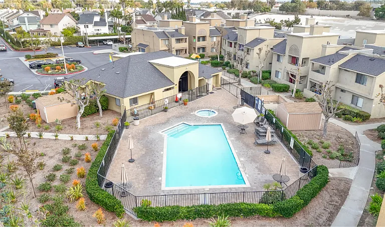 Bentley Parke — Photo 1