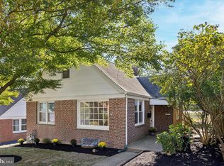 1228 Old Ln, Drexel Hill, PA 19026