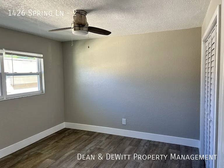 1426 Spring Ln #2 — Photo 11