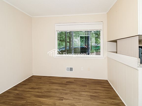 3rd image of 1022 Birchwood Dr