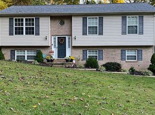 872 Red Bird Ln, Harpers Ferry, WV 25425