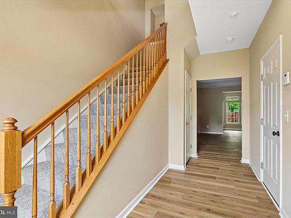 2nd image of 15042 Danehurst Cir