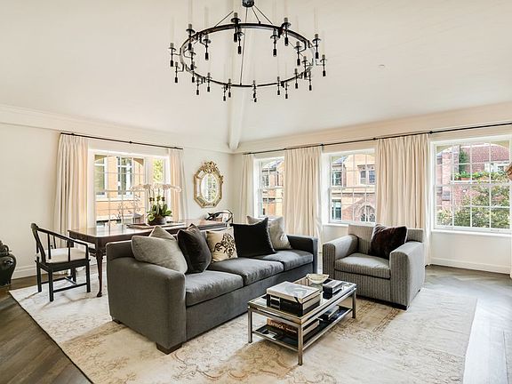 3rd image of 455 W 20th St APT 4W
