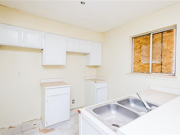 3rd image of 6600 NW 16th St
