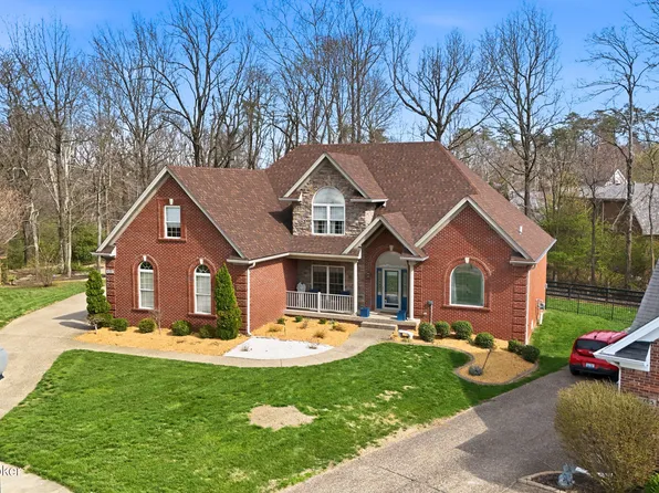 2707 Windsor Lakes Pkwy, Louisville, KY 40214