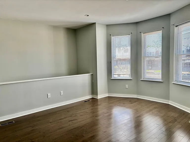 5409 Christian St — Photo 12