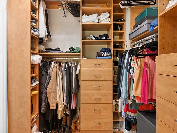 5th image of 200 E 69th St APT 4N