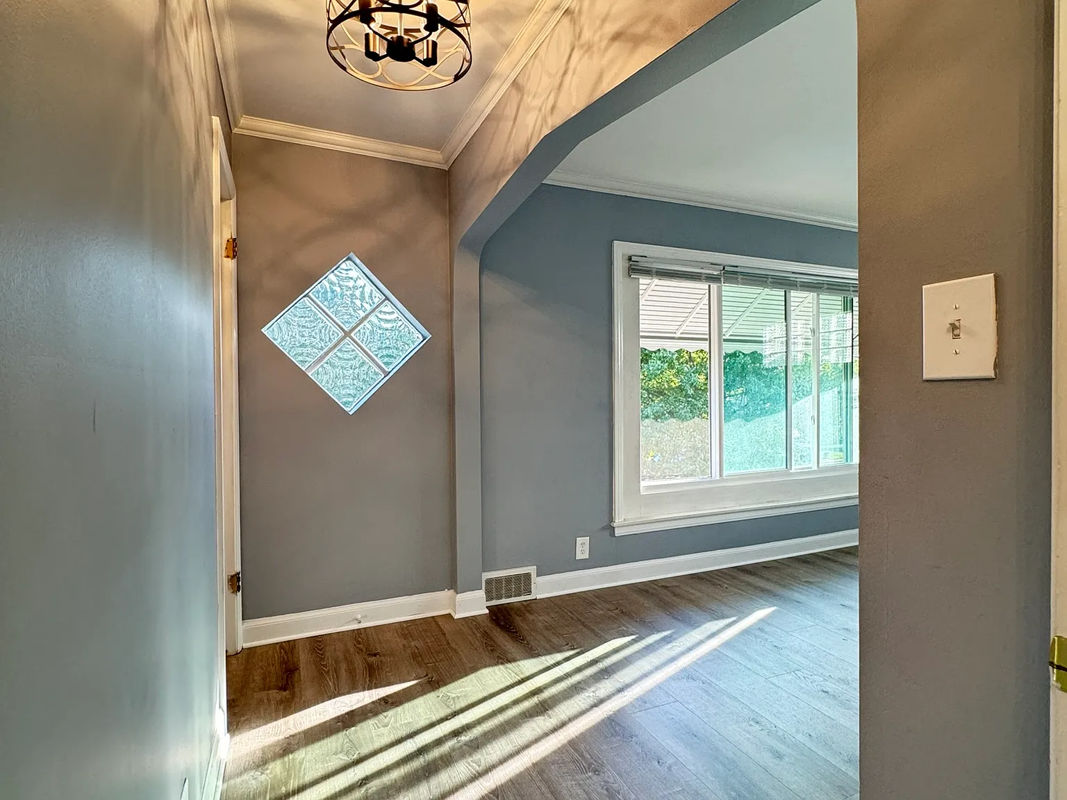 2 bed, 1000 sqft, $2,000 — Photo 3