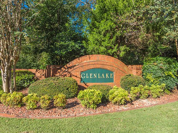 4th image of 1528 Glenlake Cir