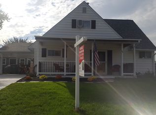 59 Horseshoe Ln, Levittown, PA