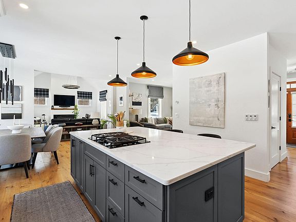 5th image of 224 Spurwink Avenue